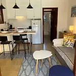 Διαμέρισμα Cozy In Walk To