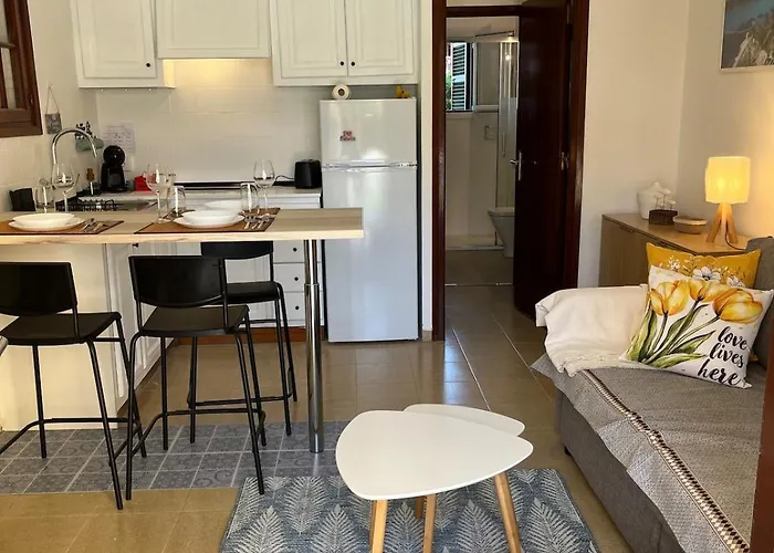 דירה Cozy In Walk To